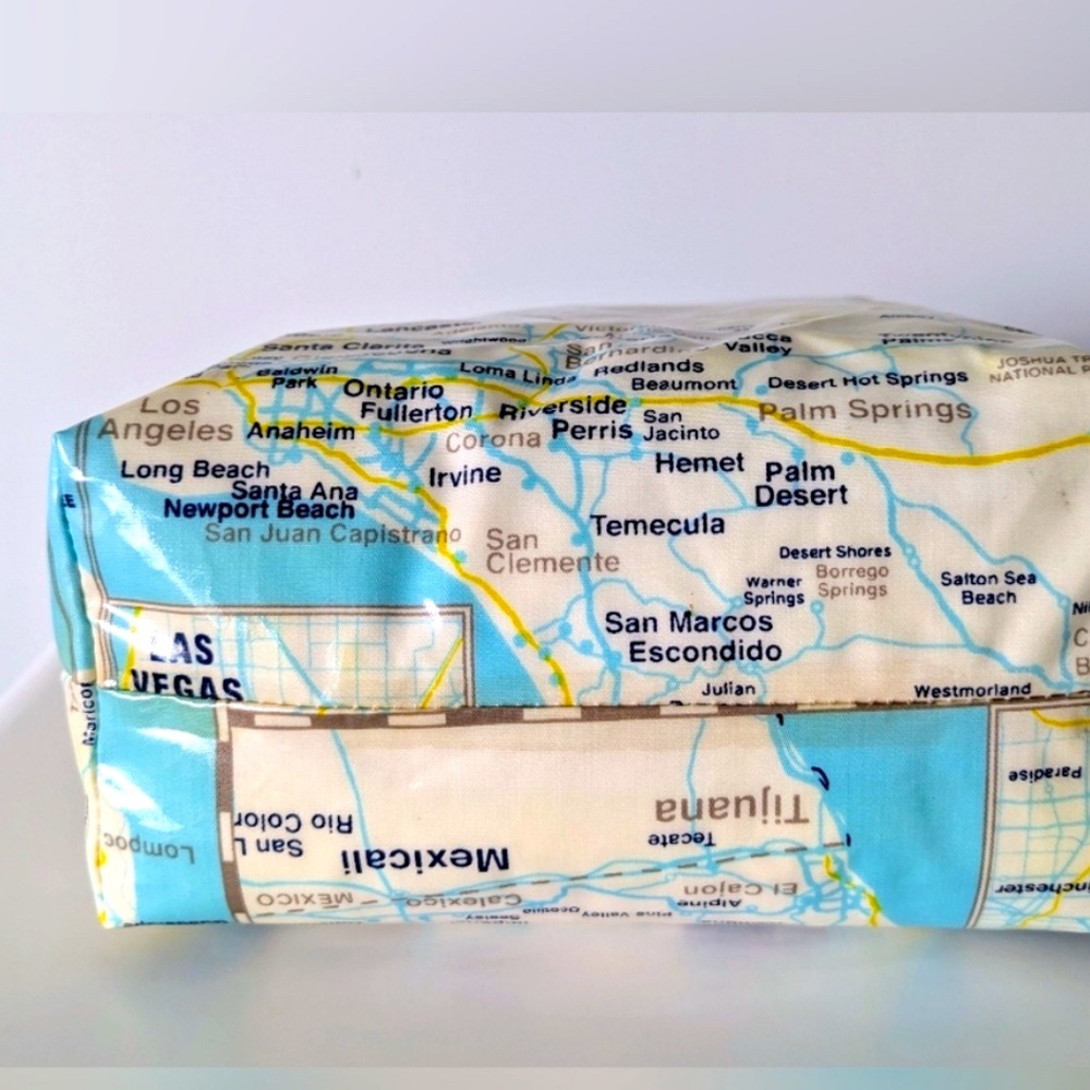 Kate Spade Jeralyn Off the Map Tote - Picture 6 of 9